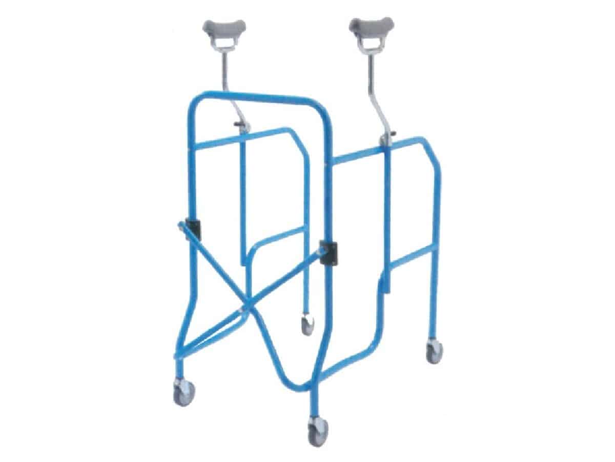 Test : déambulateur axillaire GiMa 43136, hauteur réglable