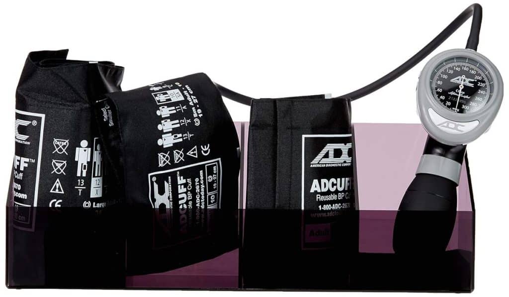 Test : adc Kit multi-brassards Multikuf 705 avec sphygmomanomètre anéroïde 804