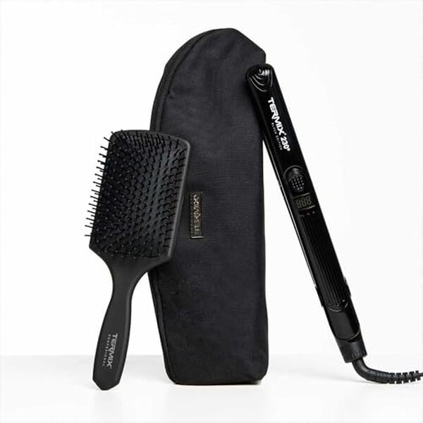 Découvrez notre test détaillé du fer à lisser Termix 230° et de la brosse paddle : performances, résultats et avis complet pour cheveux lisses et brillants.